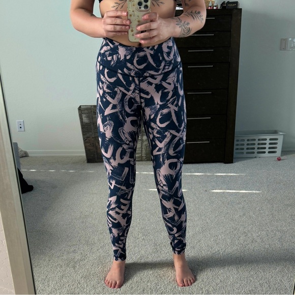 Lululemon Wunder Under Leggings - Picture 2 of 4